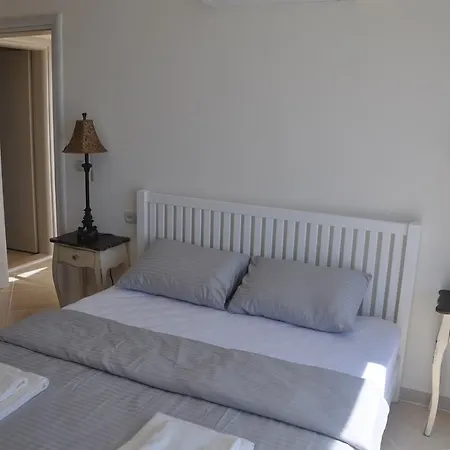 Villa Andrew *